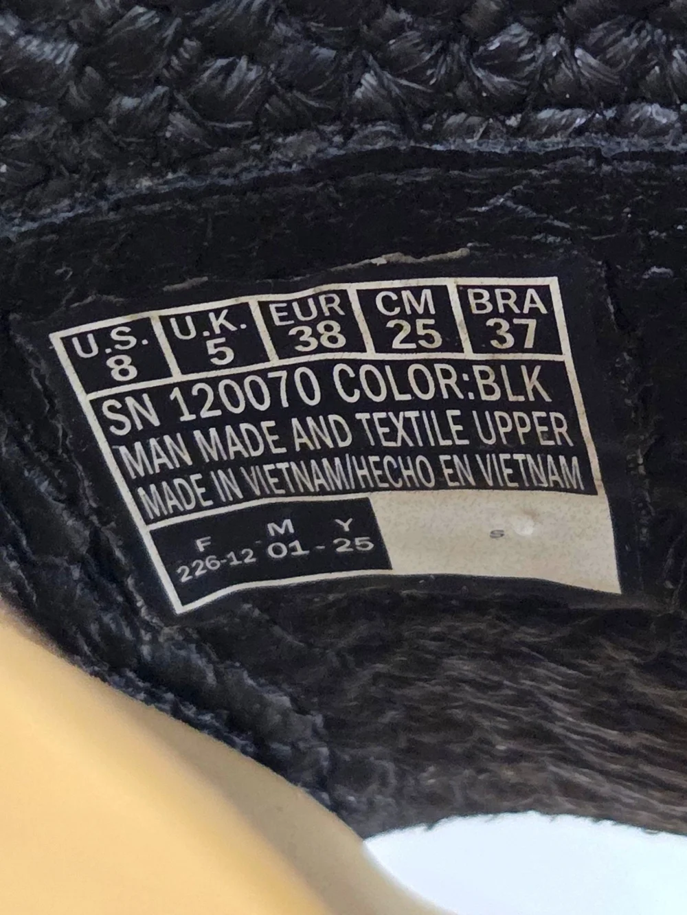 Cali from Skechers Luxe Foam Black Woven Wedge Sandals - Size 8 EUC